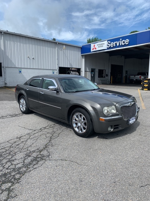 Pre-Owned-2010-Chrysler-300-Limited-4D-Sedan-in-Staunton-#-...